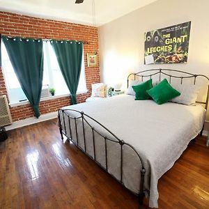 Comfort room King bed